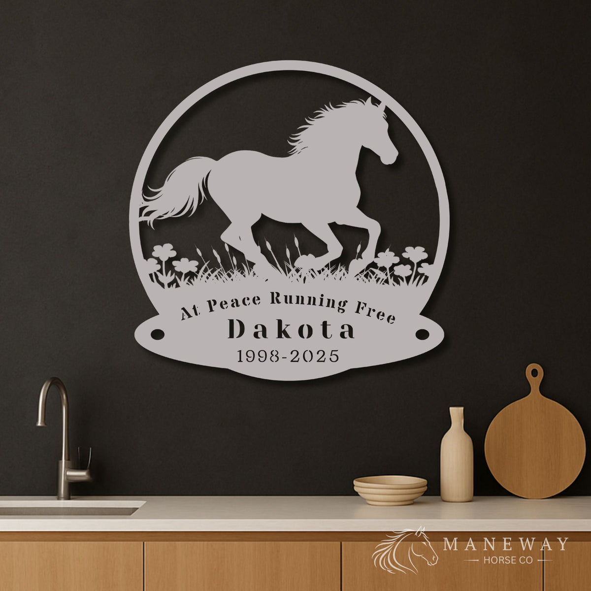 Running Free Dakota Round Memorial Stall Sign – view 4